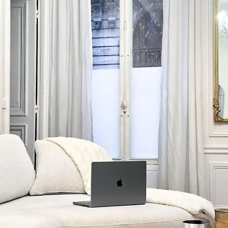 Parisian Lifestyle * Paris
